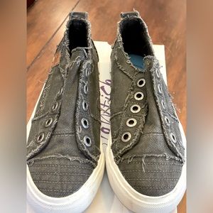 Blowfish black smoked canvas slip on sneakers